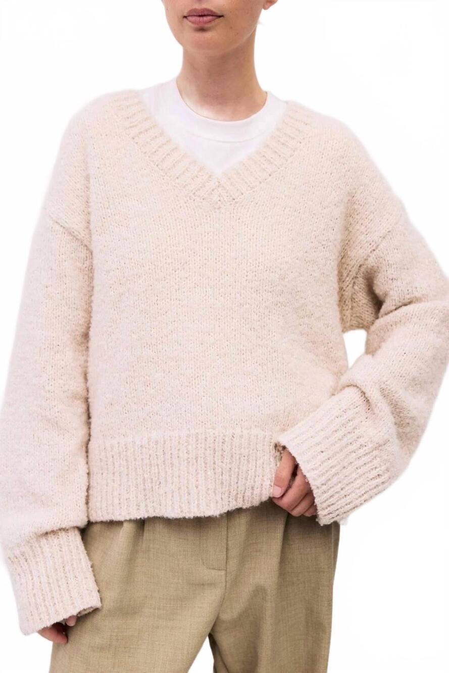 NEW MOD REF glen v-neck sweater in ecru